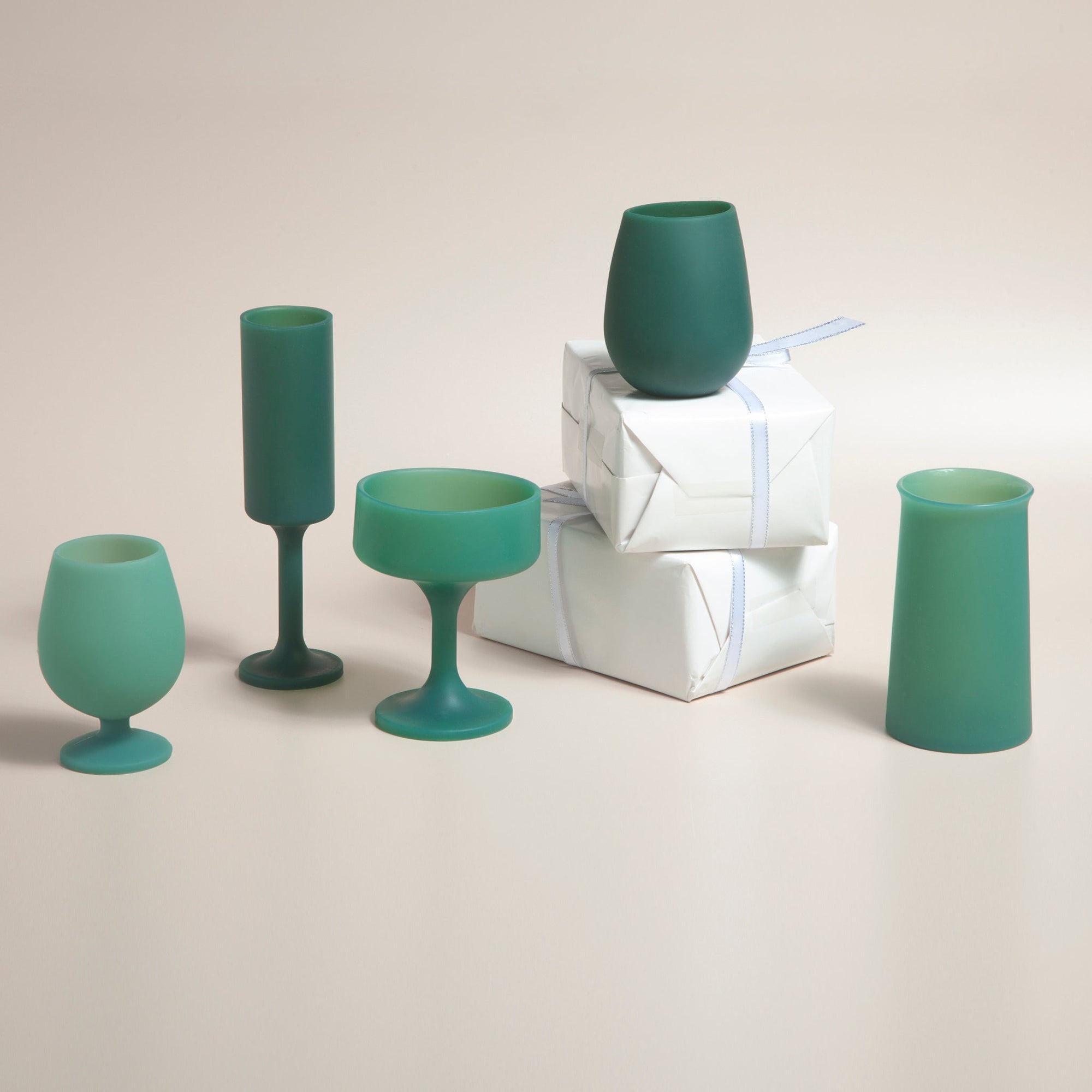 holiday mistletoe | fegg | silicone unbreakable glasses - porter green | style + sustainability