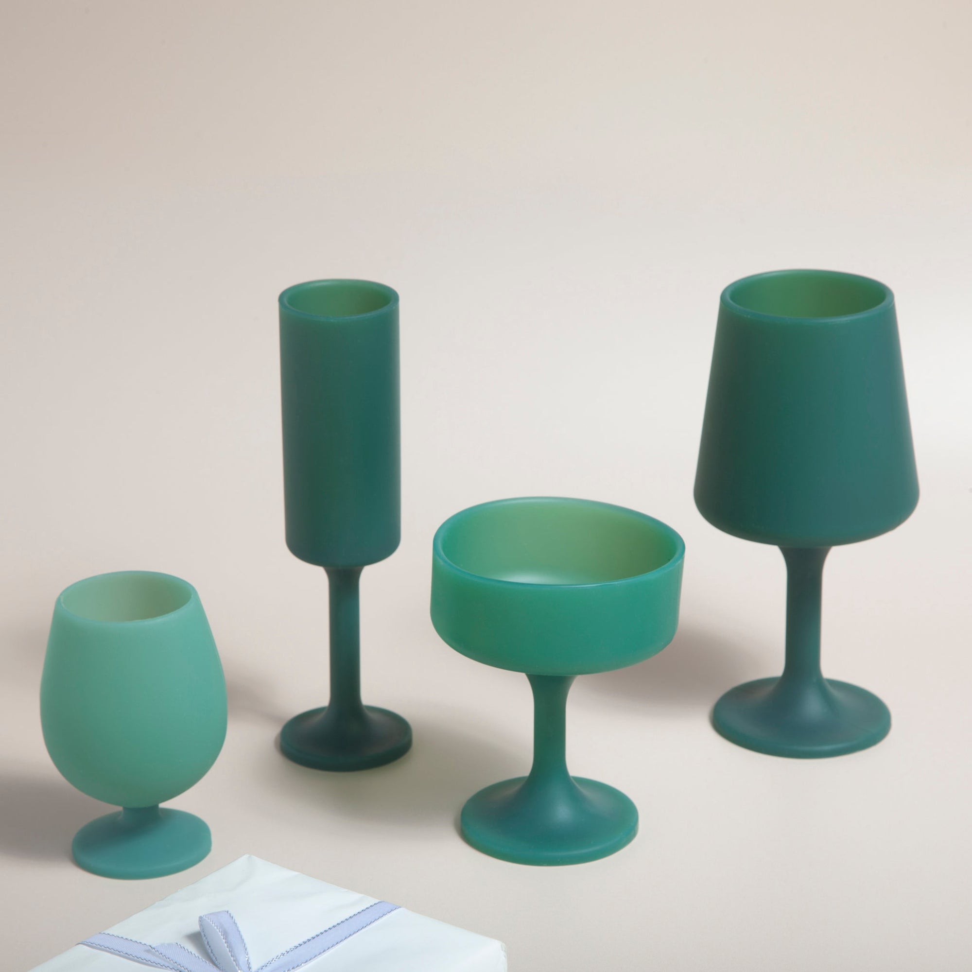 holiday mistletoe | seff | silicone unbreakable champagne flute - porter green | style + sustainability